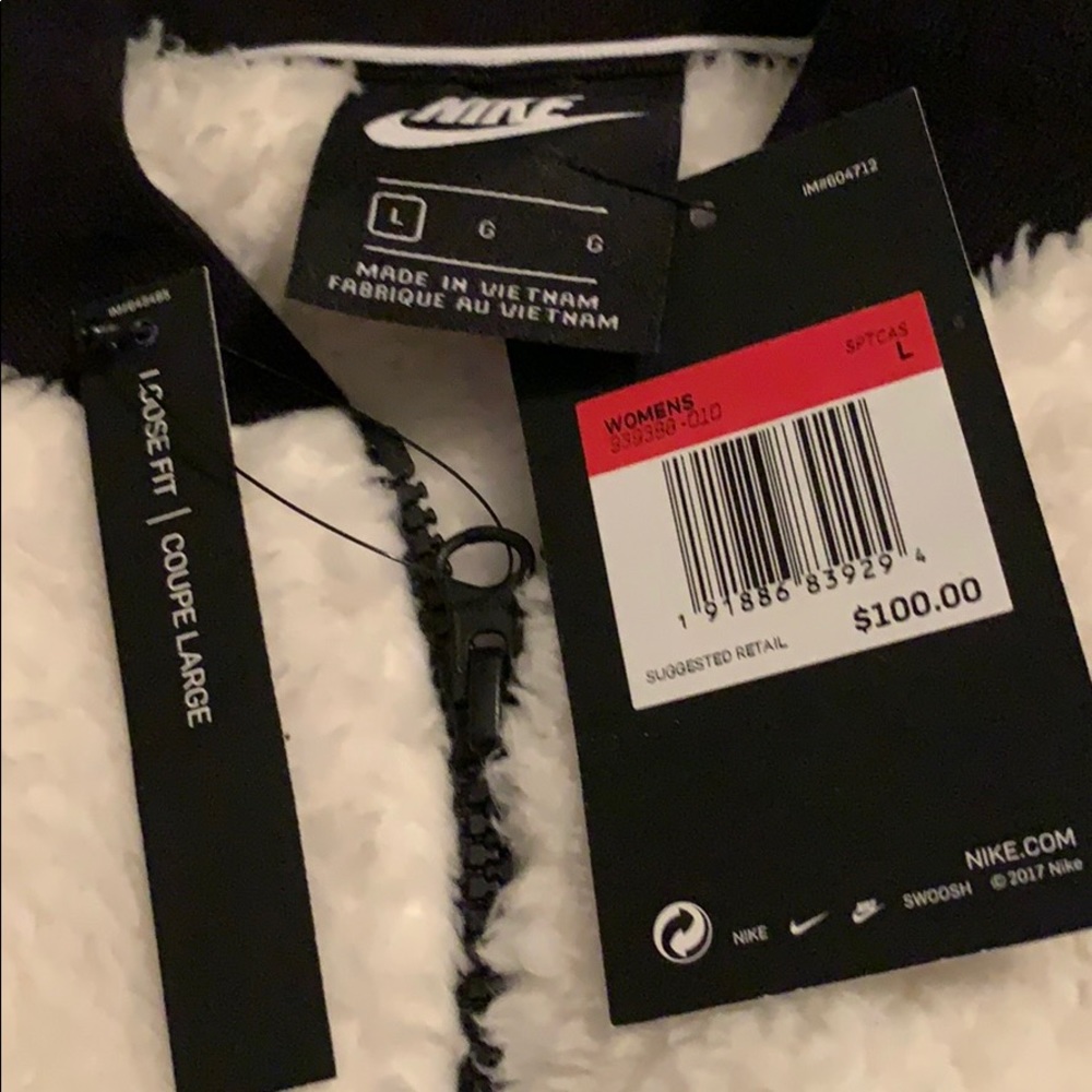 Nike Jacket. - Picture 3 of 3